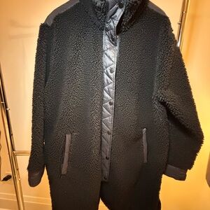 Athleta Women’s Tugga Black Coat. Large Petite.